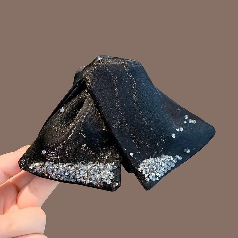 赫本风高级感水钻流苏三角抓夹百搭显头型后脑勺盘发鲨鱼夹马尾夹