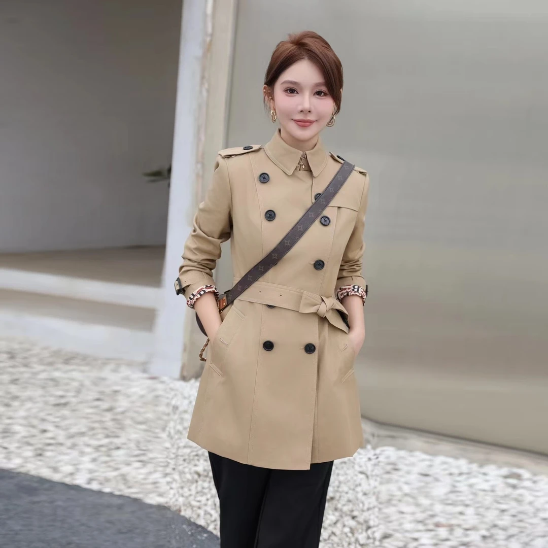 秋冬新款女士双排扣高端修身外衣休闲百搭字母减龄中长款风衣外套