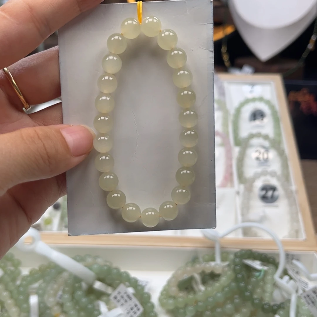 香***吃手串未镶嵌和田玉卡8