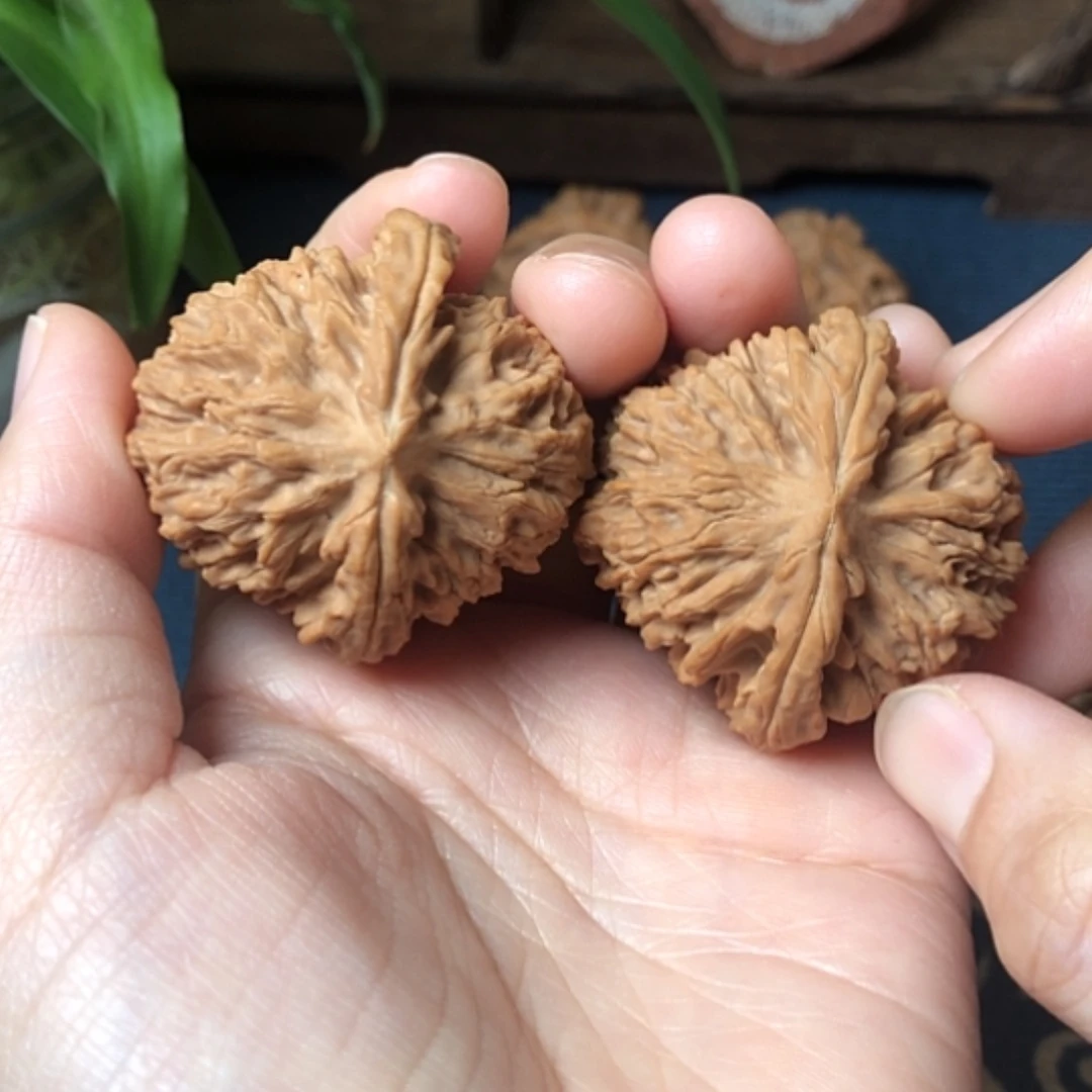 【闪购商品】文玩核桃把件皇冠