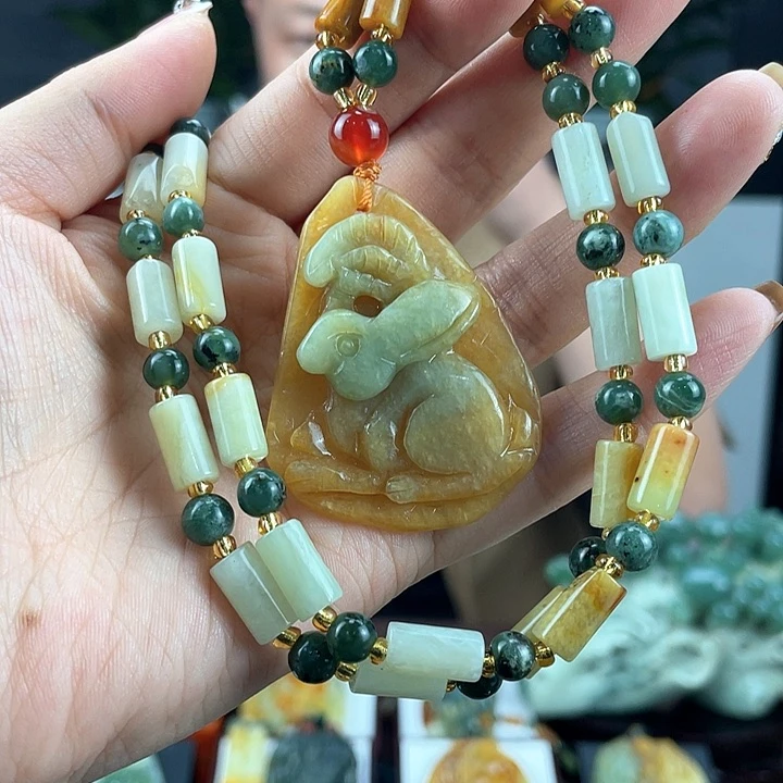 蛇纹石玉颈饰未镶嵌