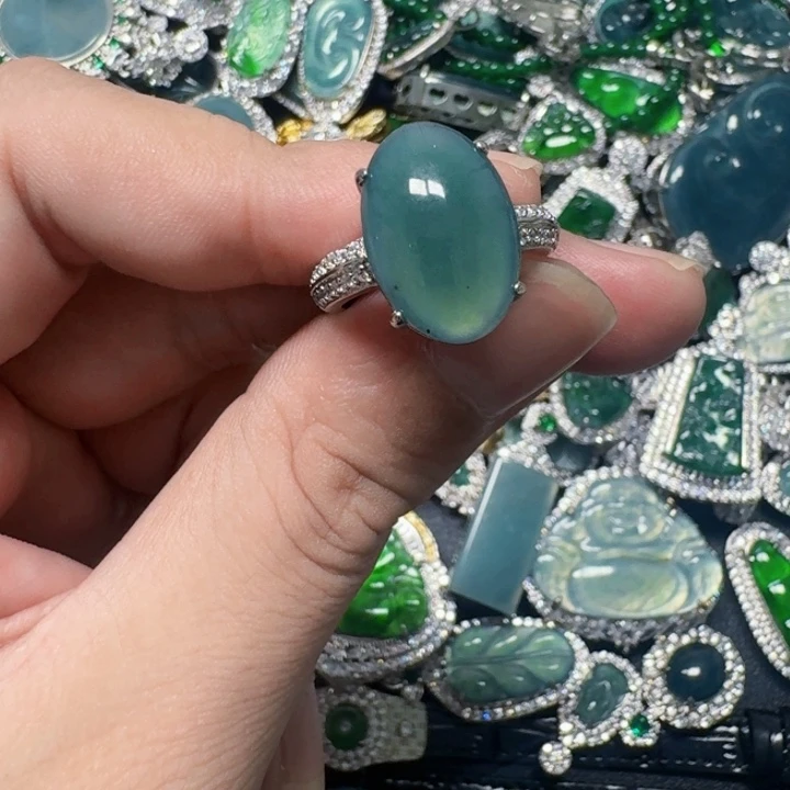 翡翠未镶嵌颈饰天然A货翡翠放漏