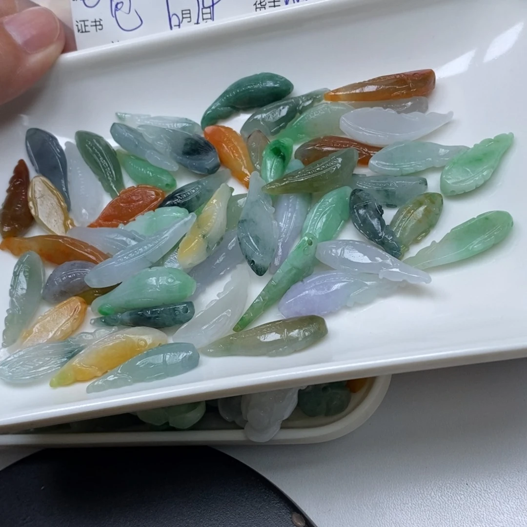 翡翠未镶嵌颈饰荣****肥翡翠吊坠