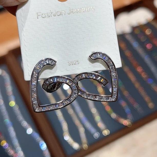 非金属合成锆石耳饰 S56满镶桃心耳饰