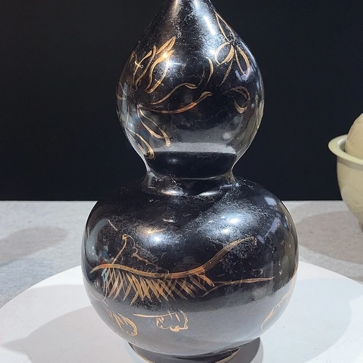 茶盏伴***人定窑黑釉葫芦瓶