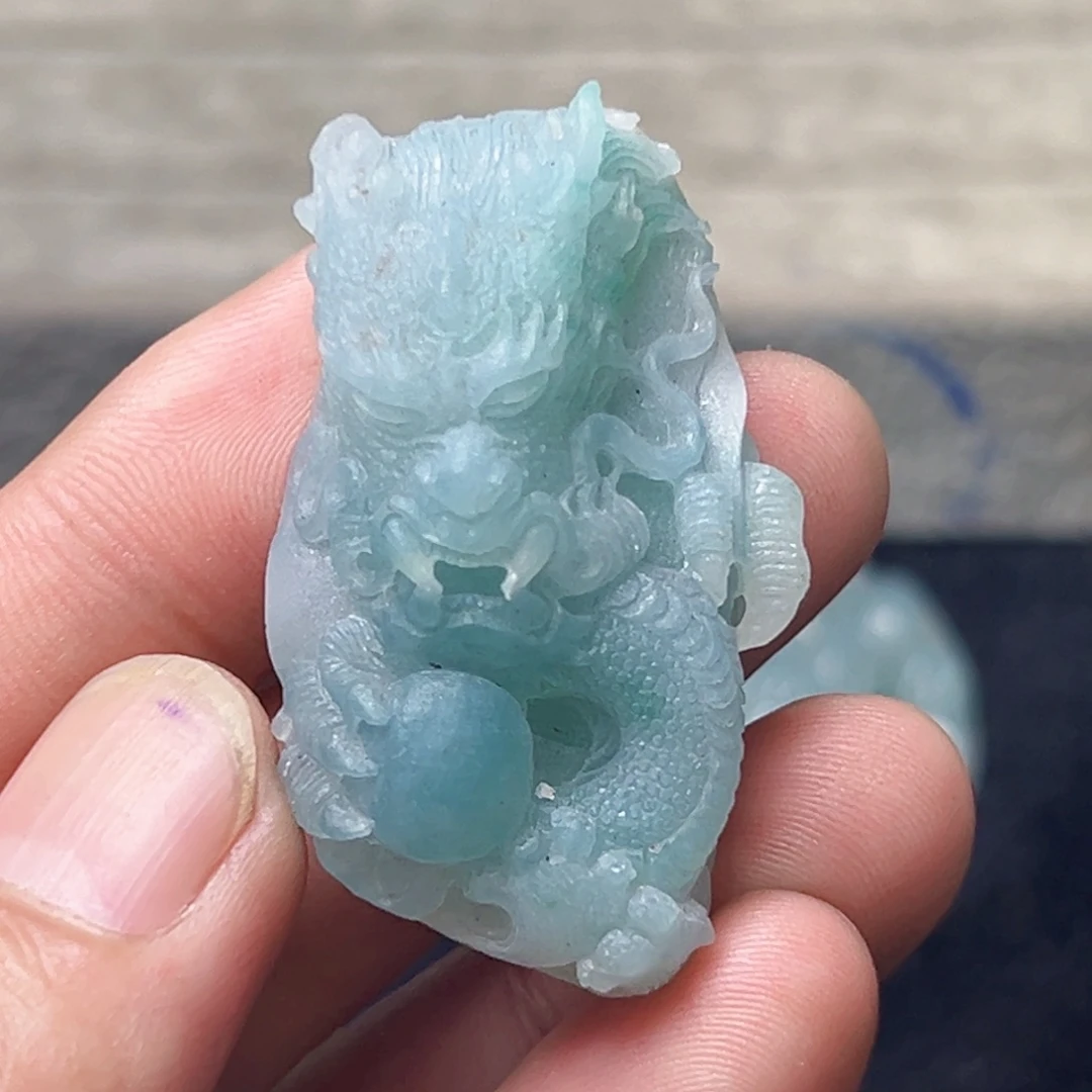 定制翡翠未镶嵌龙牌