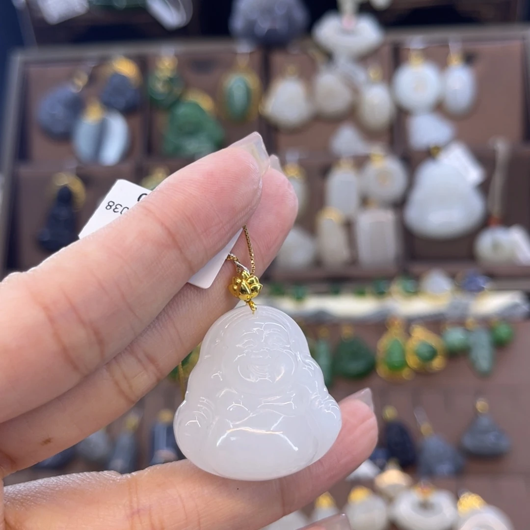 和田玉吊坠18K金镶嵌