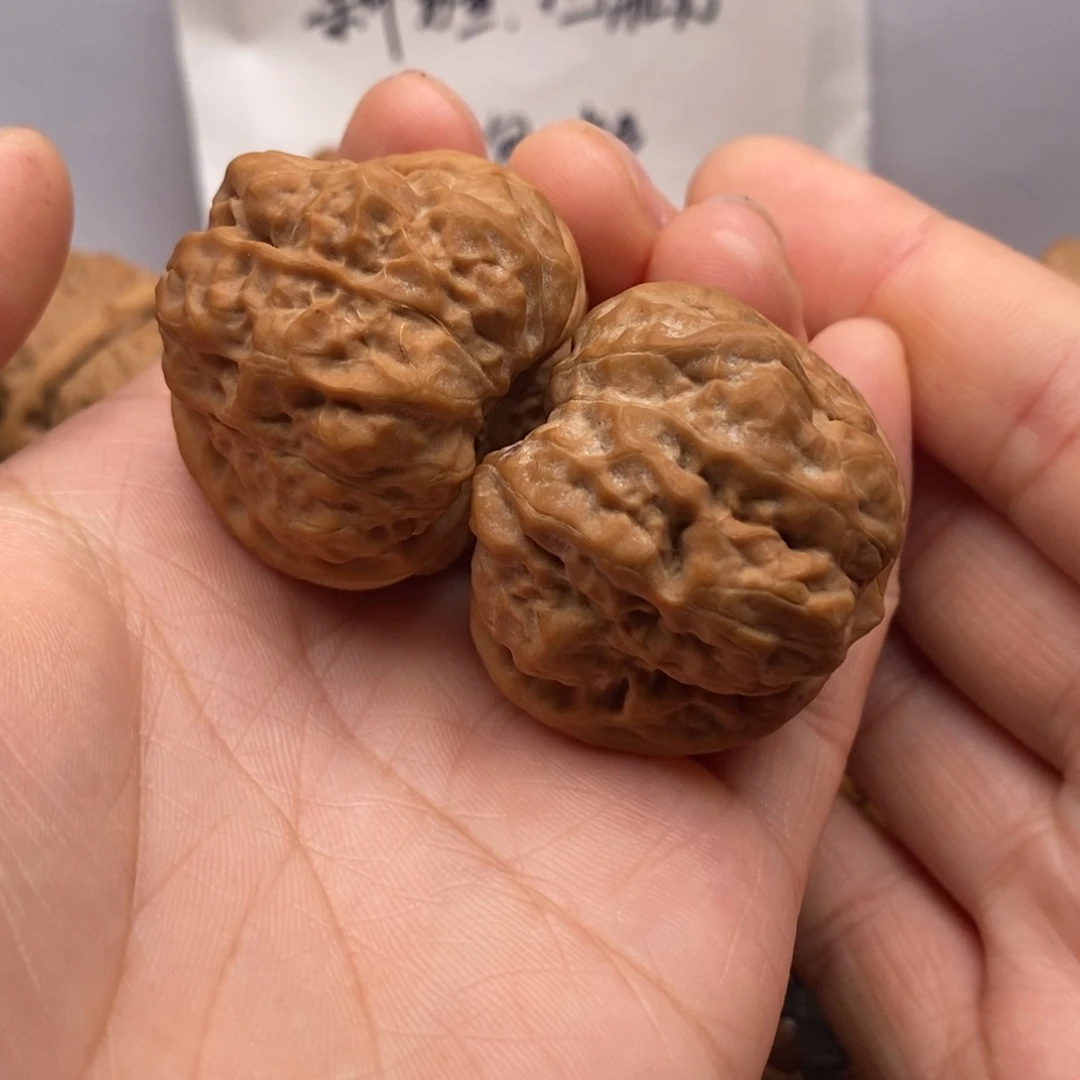 文玩核桃吊坠胖****呼边37左右