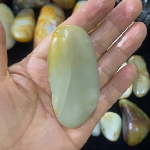 未镶嵌和田玉（糖玉）车挂