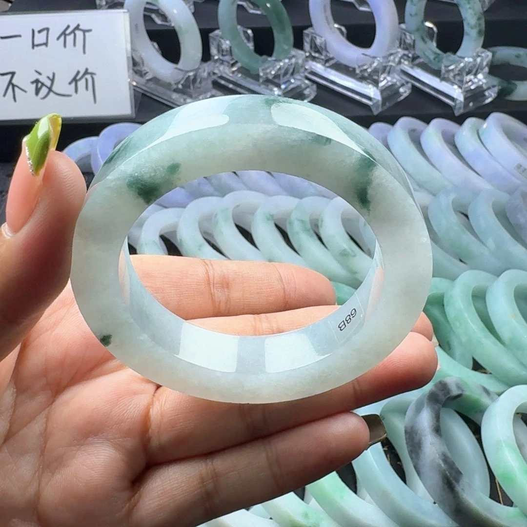 未镶嵌翡翠手镯定制翡翠
