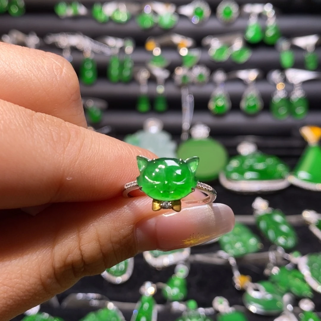 翡翠戒指18K金镶嵌天然翡翠