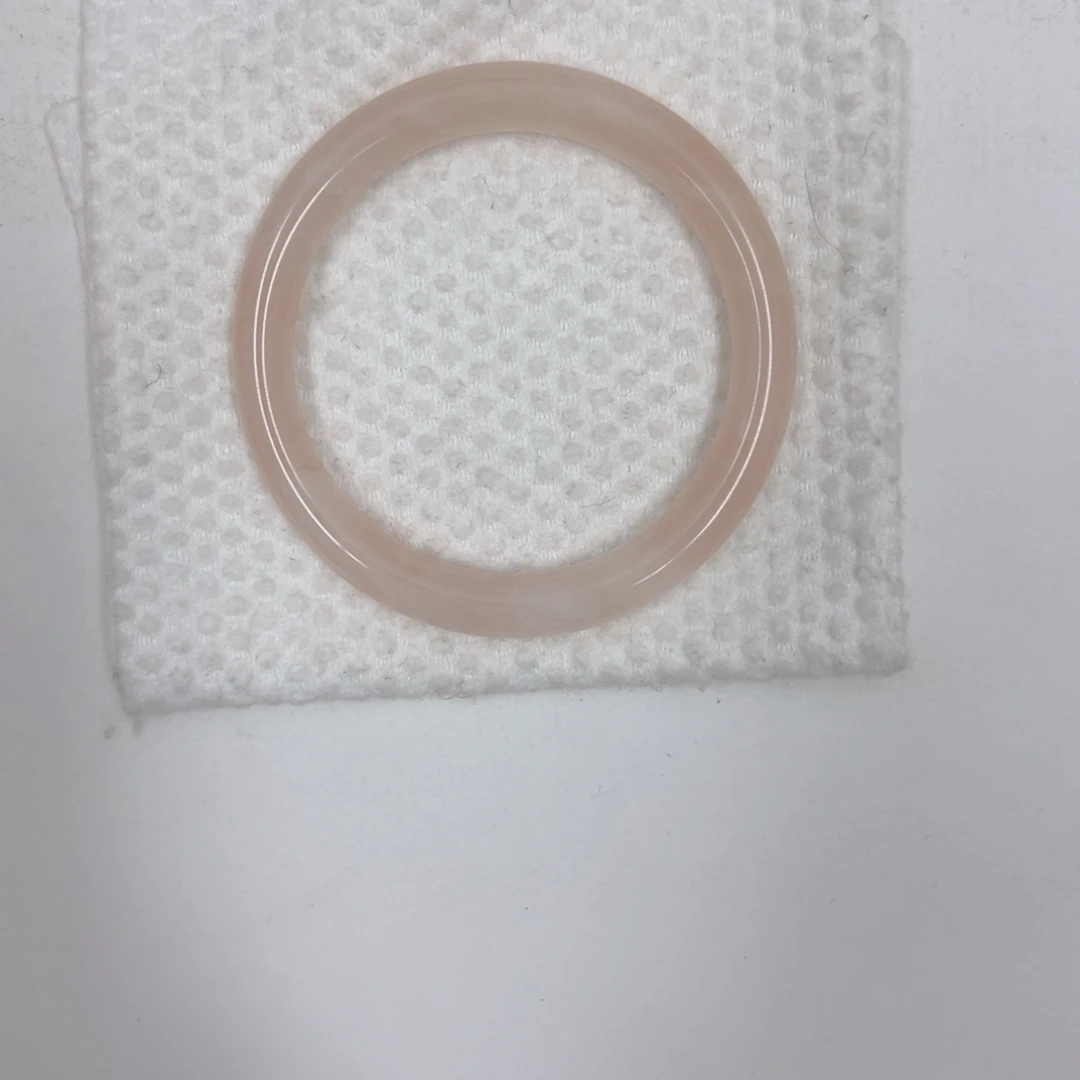 a***咪石英质玉未镶嵌手镯