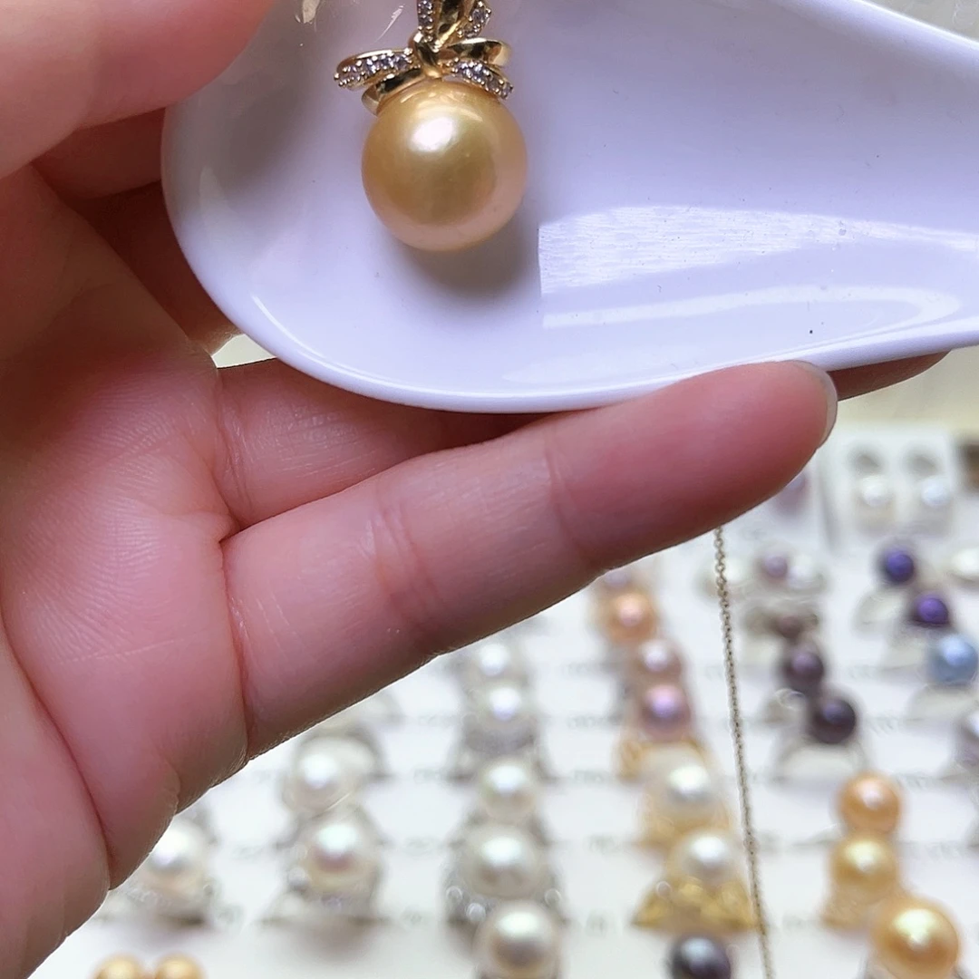 淡水珍珠合金颈饰