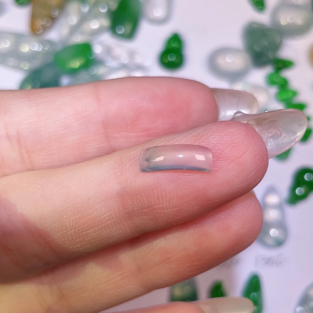 翡翠未镶嵌颈饰裸石