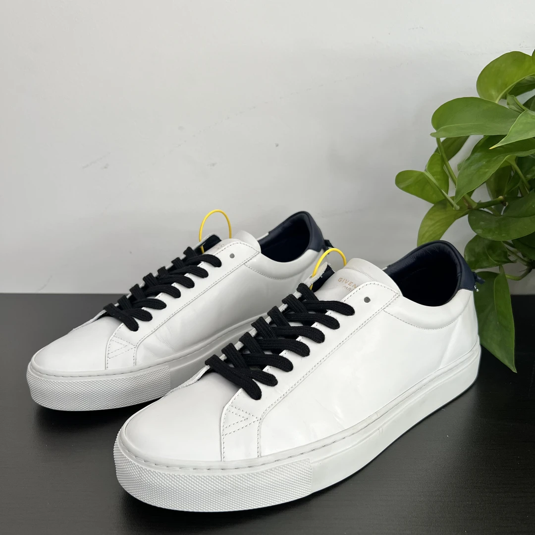 Givenchy/纪梵希41欧码白色休闲板鞋/百搭/潮流/无配件/二手男鞋