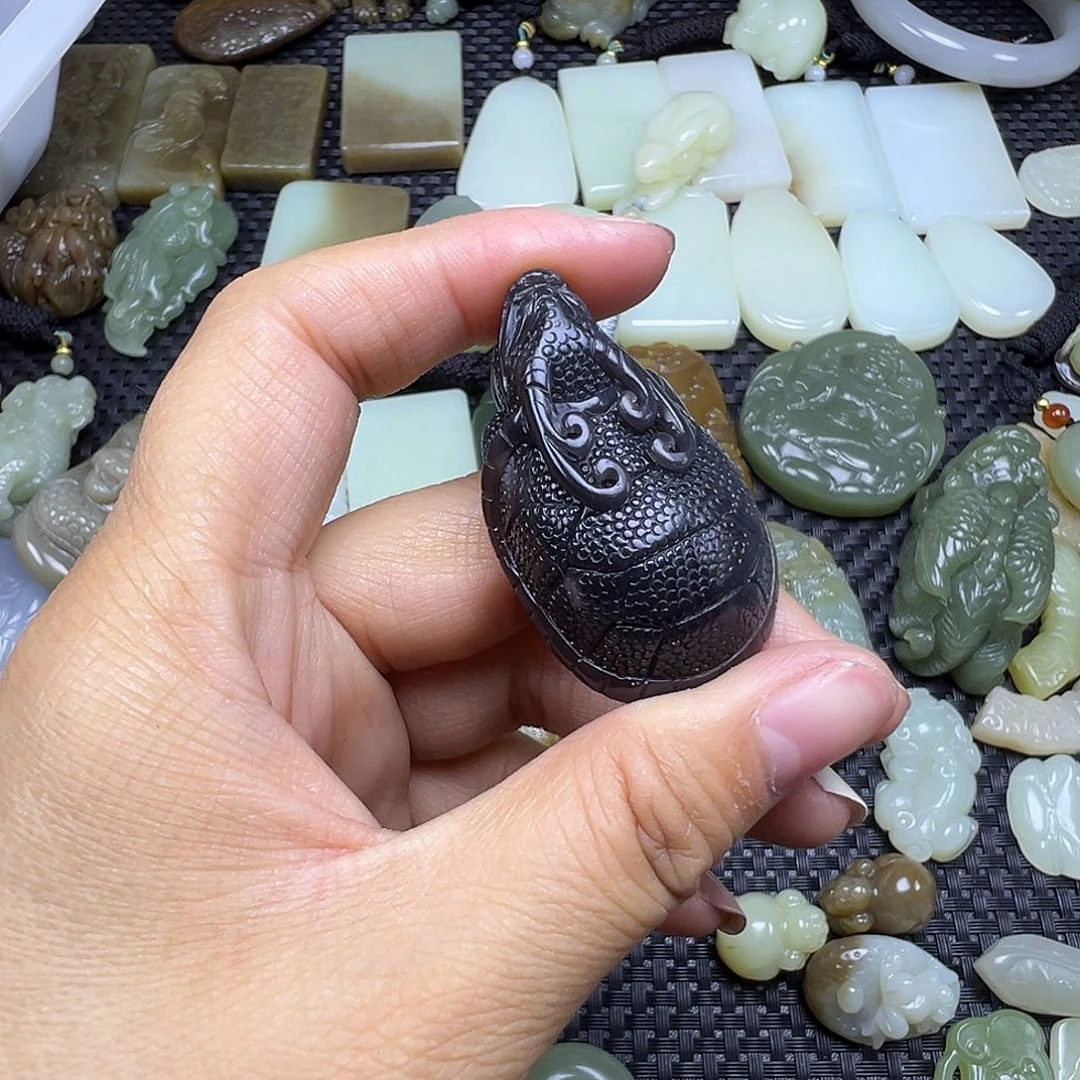 和田玉未镶嵌吊坠(不含链)卡