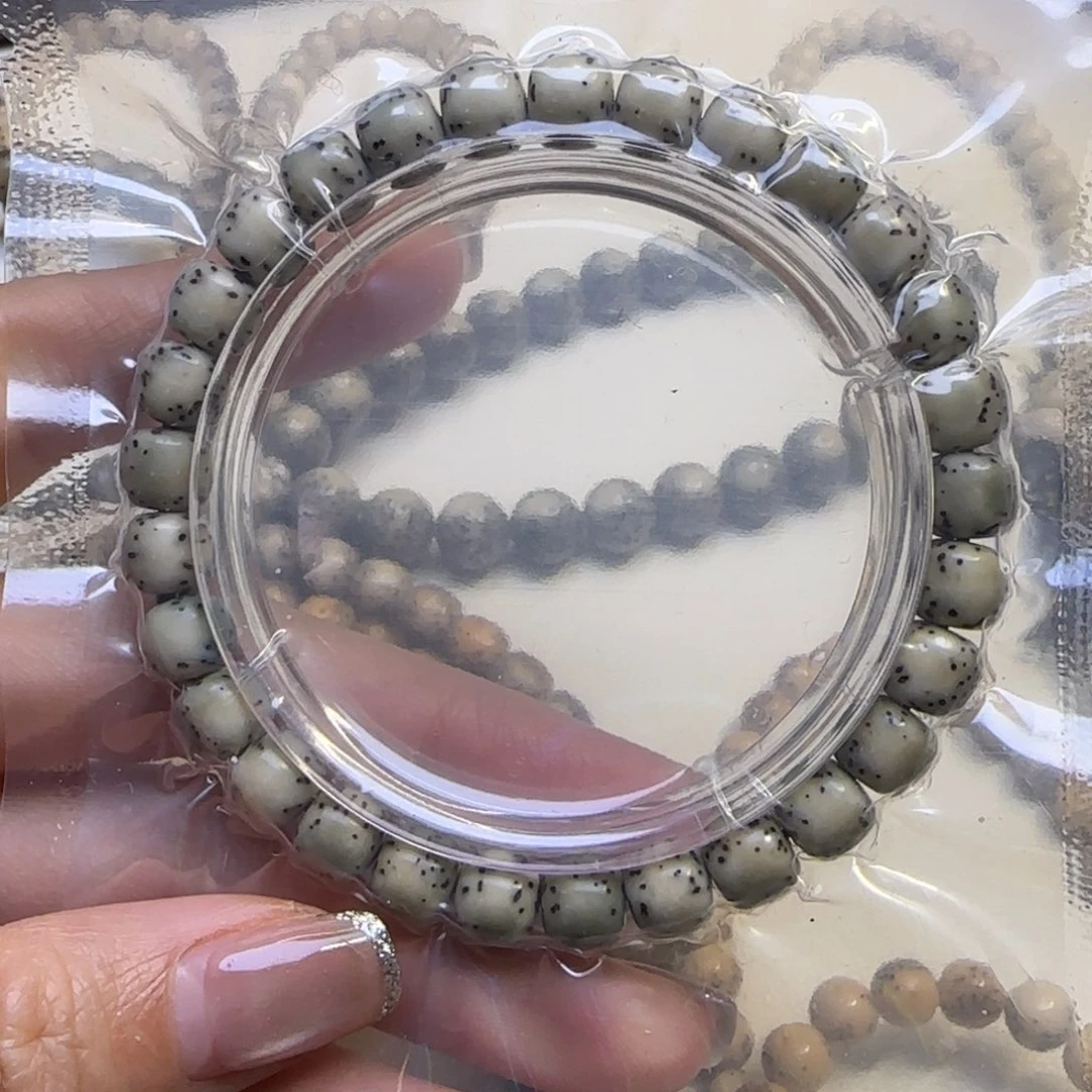 星月菩提手串石玉绿背河豚8×7