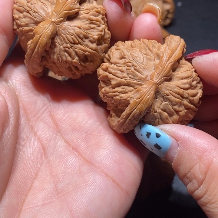繁***界文玩核桃吊坠白狮子