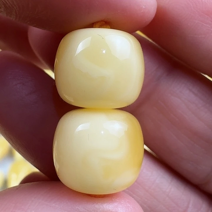 蜜蜡未镶嵌裸石35