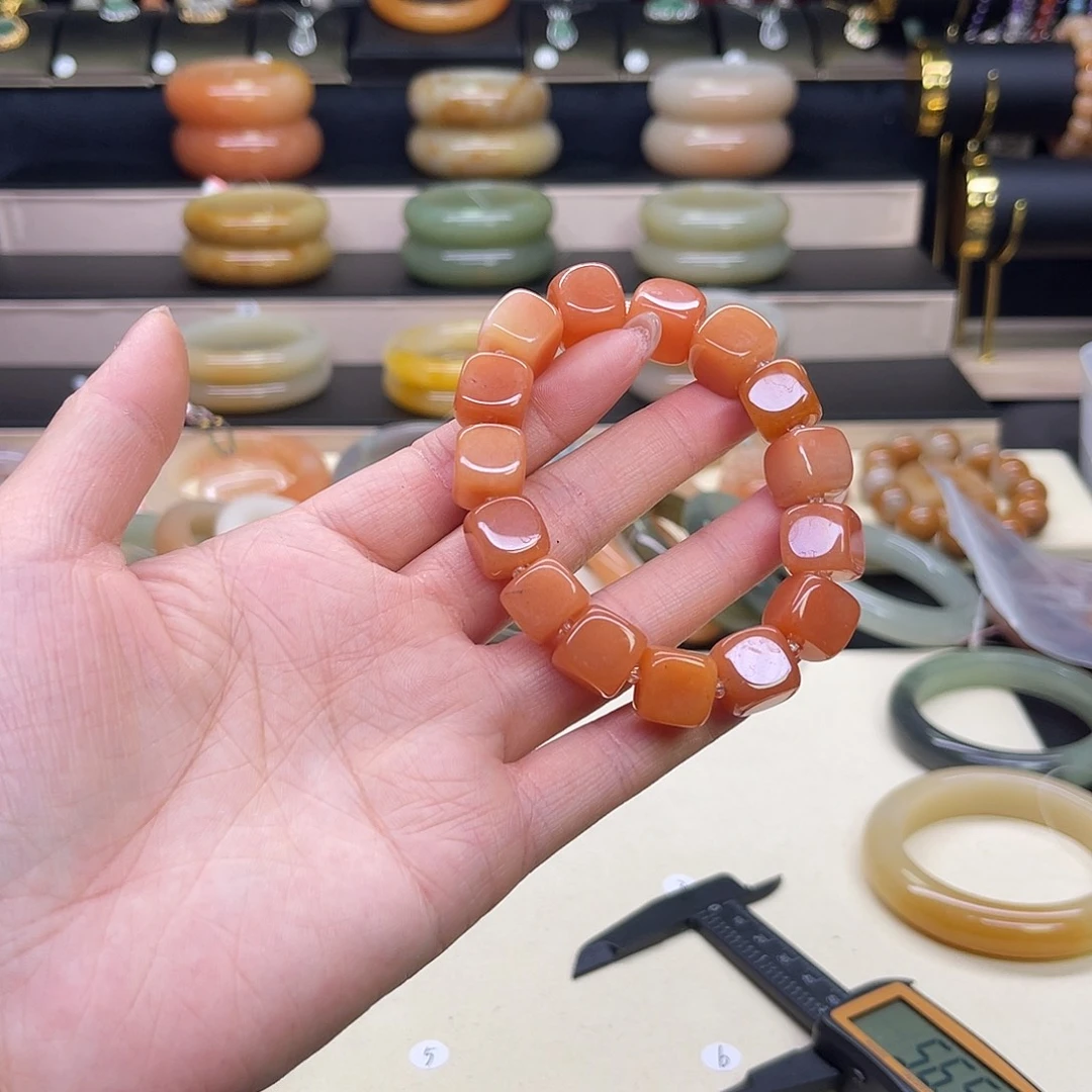 石英岩玉未镶嵌手镯