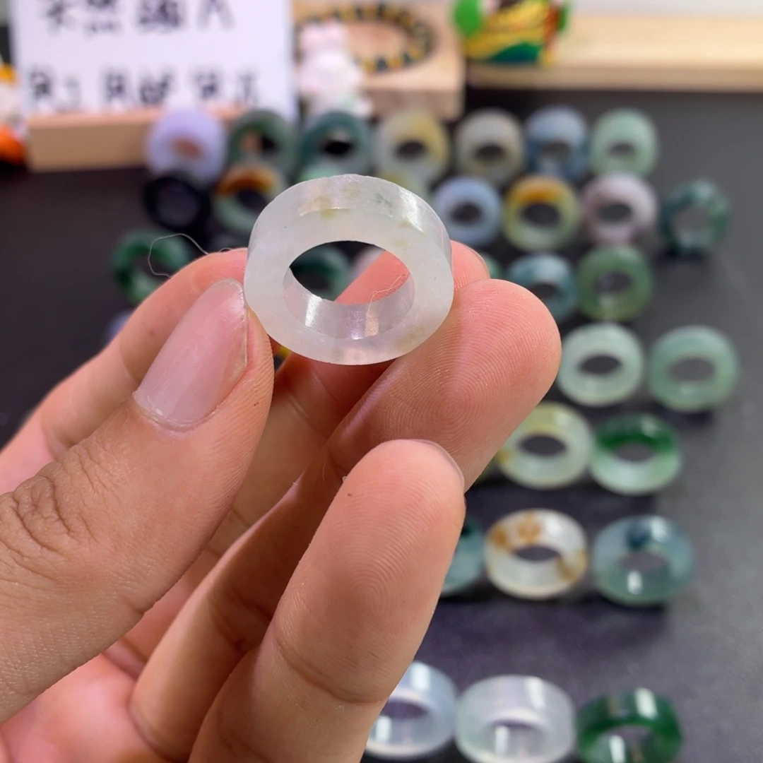 王***玥定制翡翠未镶嵌戒指