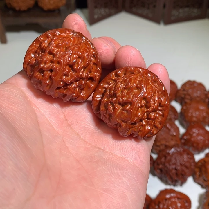 文玩核桃把件?**?白狮子40.3