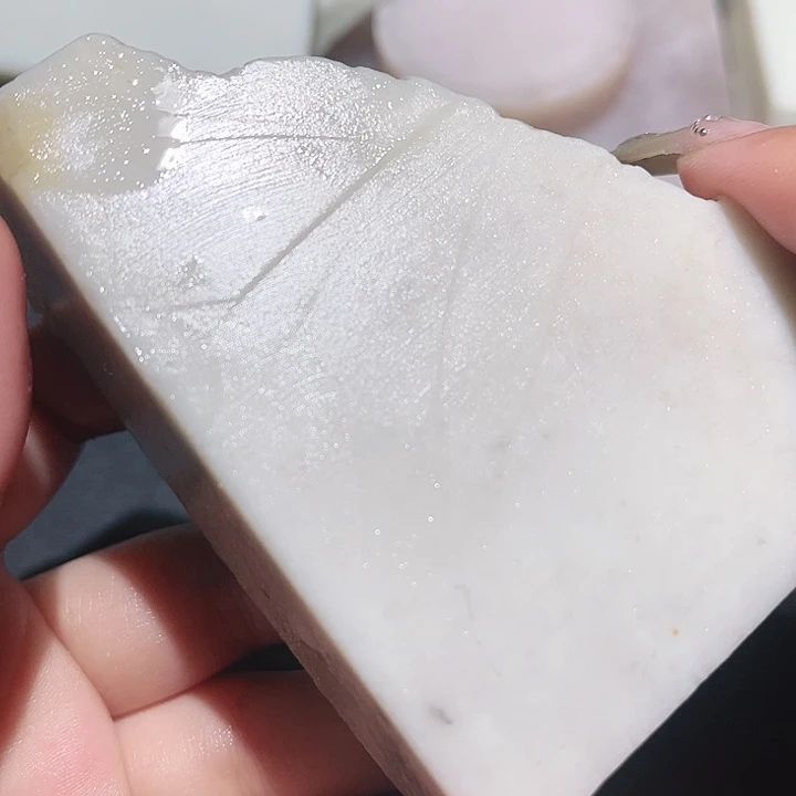 和田玉（糖玉）未镶嵌珠宝奇石