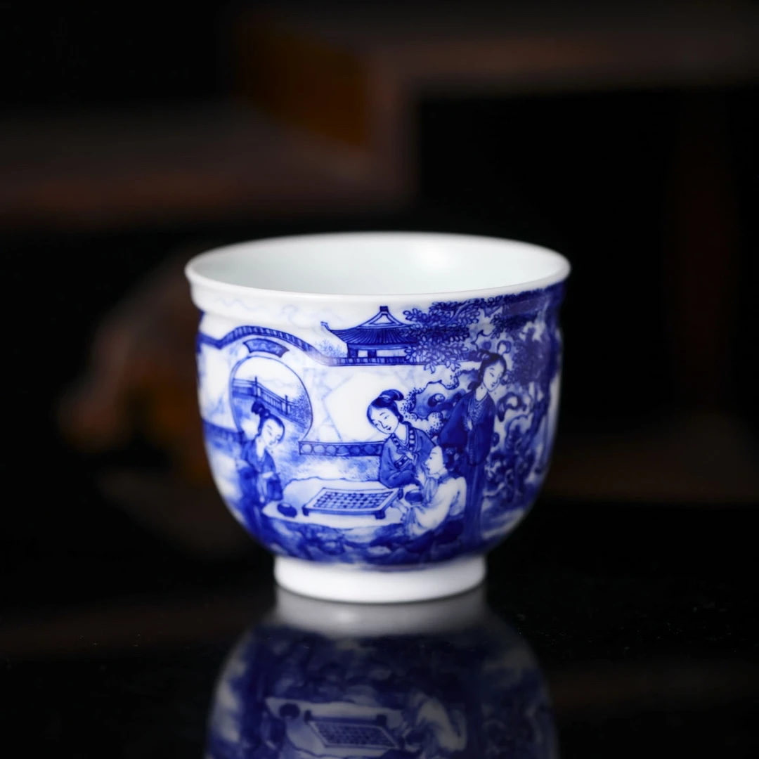 彬情一品-尊品青花仕女图-手工陶瓷有差异