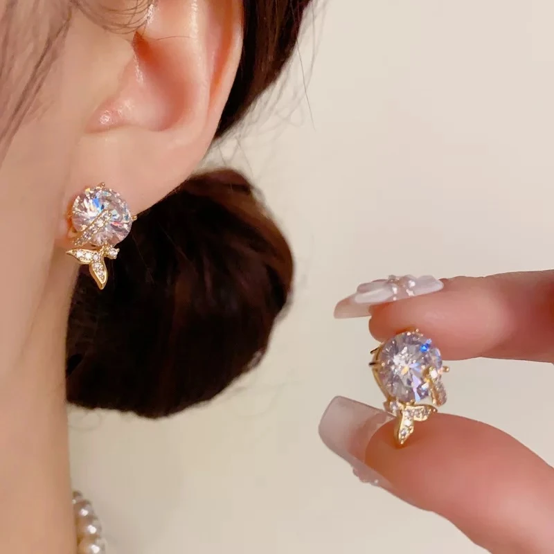 铜合金耳饰 A精致时尚百搭超闪鱼尾耳钉气质简约设计感耳环E1597