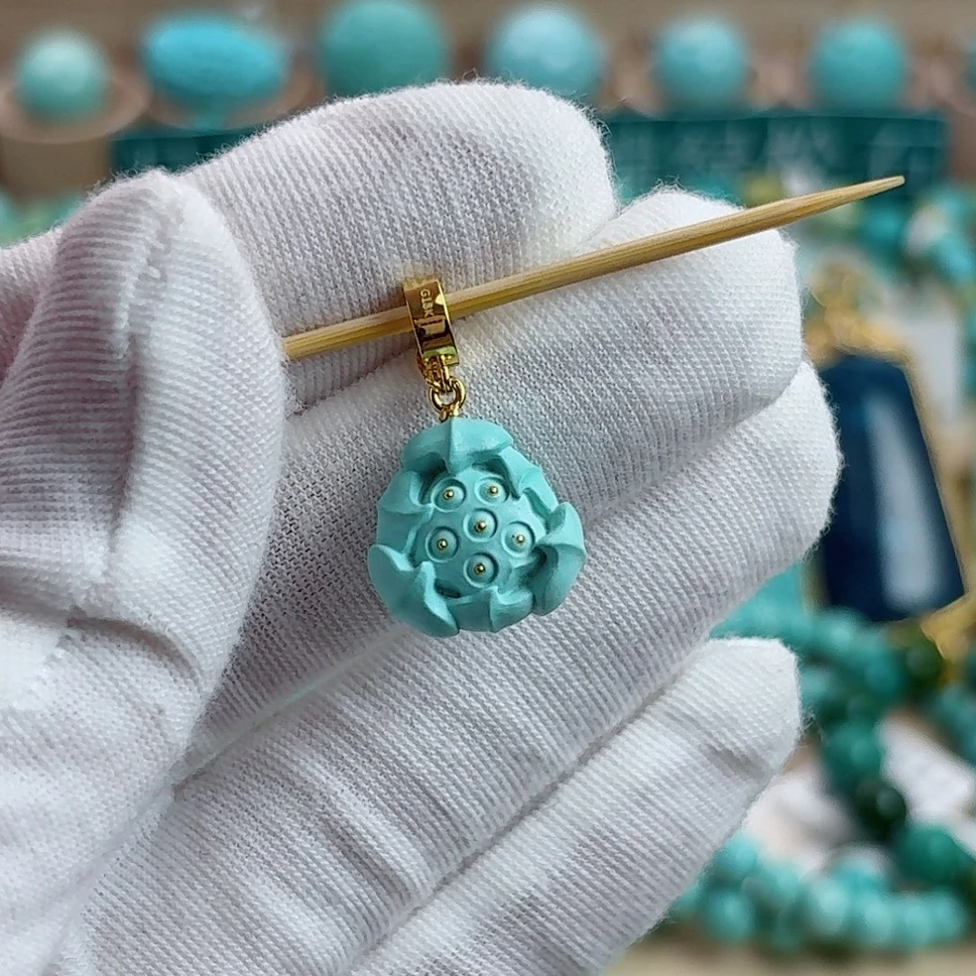 绿松石未镶嵌珠宝奇石