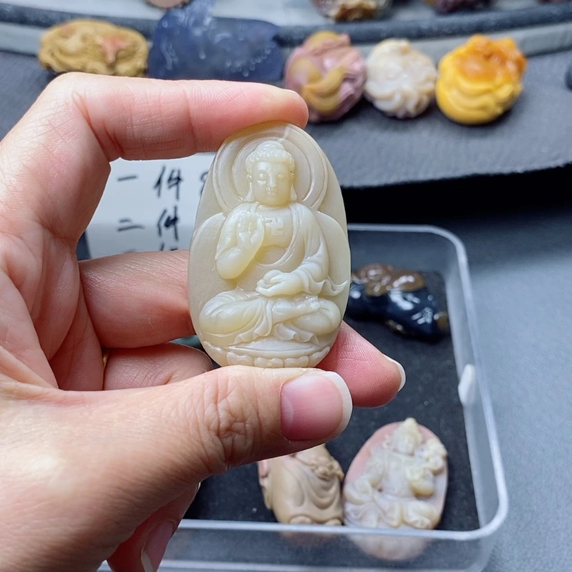 【闪购商品】定制石英质玉吊坠未镶嵌