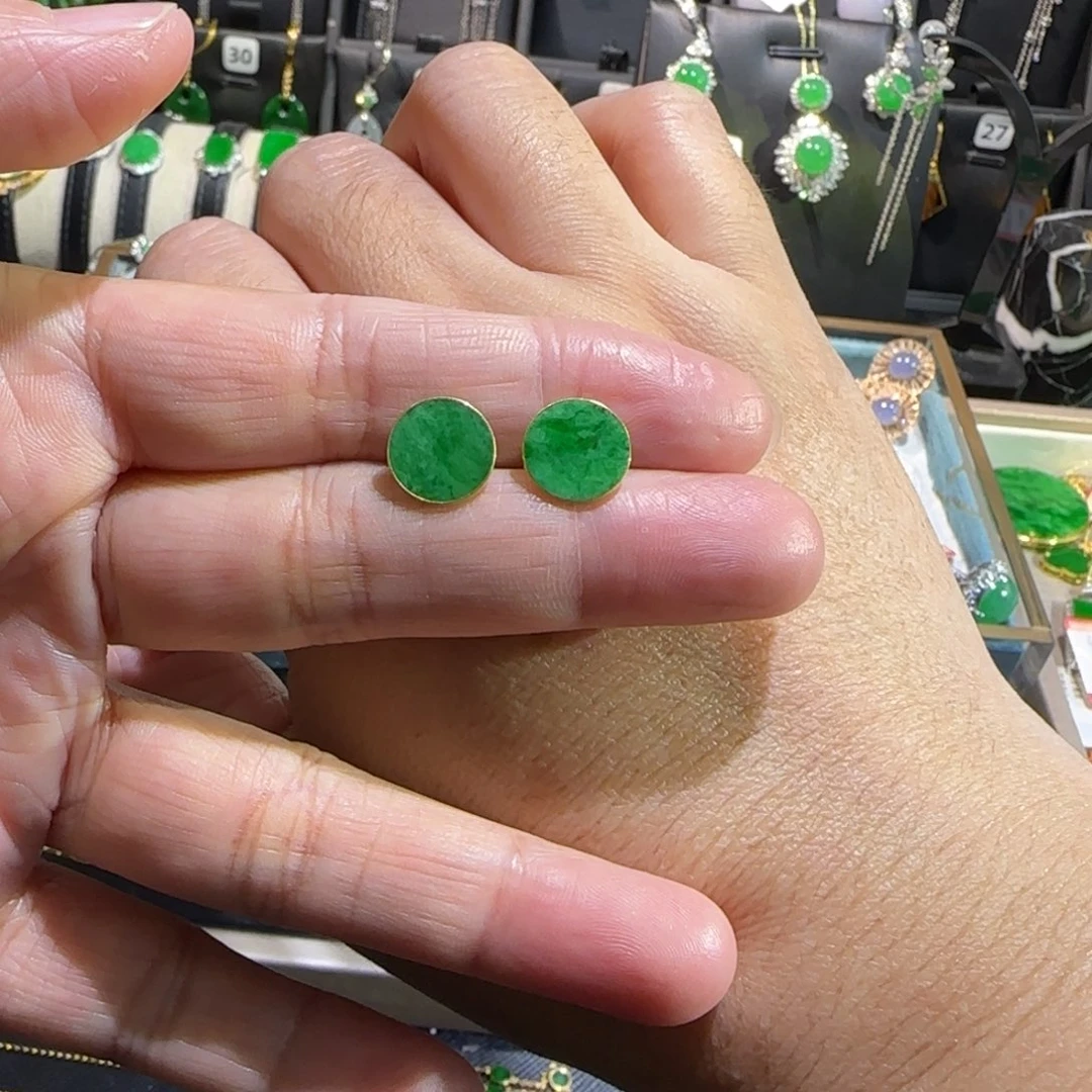 翡翠18K金镶嵌颈饰耳钉