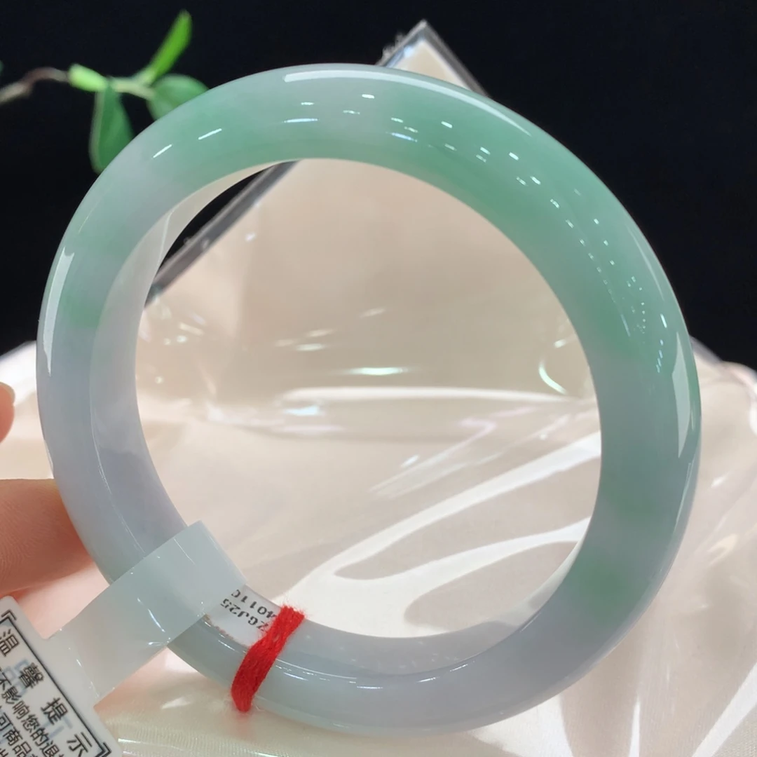 天***乐翡翠未镶嵌手镯1108