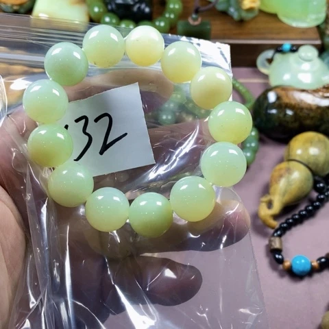 未镶嵌蛇纹石玉手链