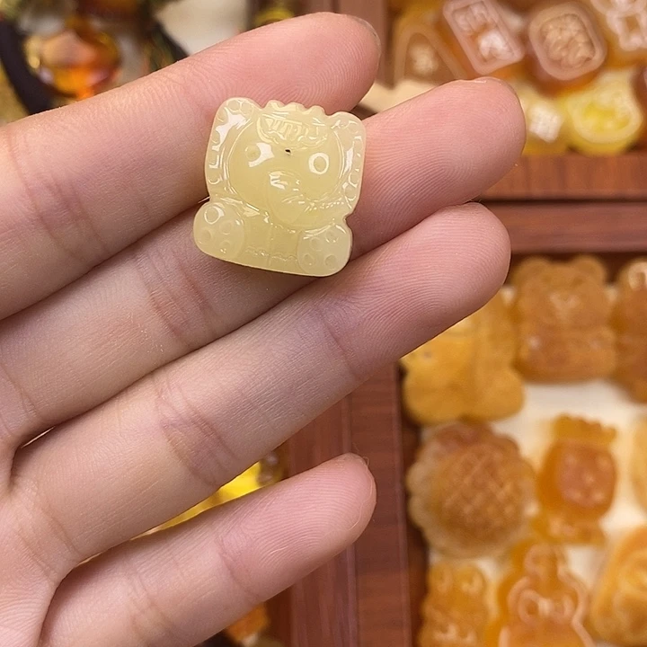 橄榄核吊坠大象56