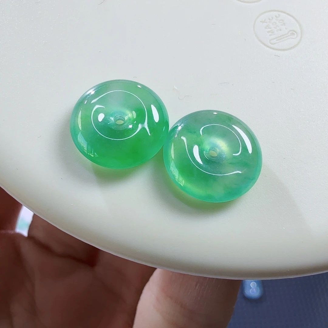 翡翠未镶嵌颈饰平安扣一对