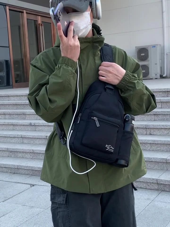 萨奇袋鼠胸包男士斜挎包新款时尚休闲运动大容量防水牛津布单肩包