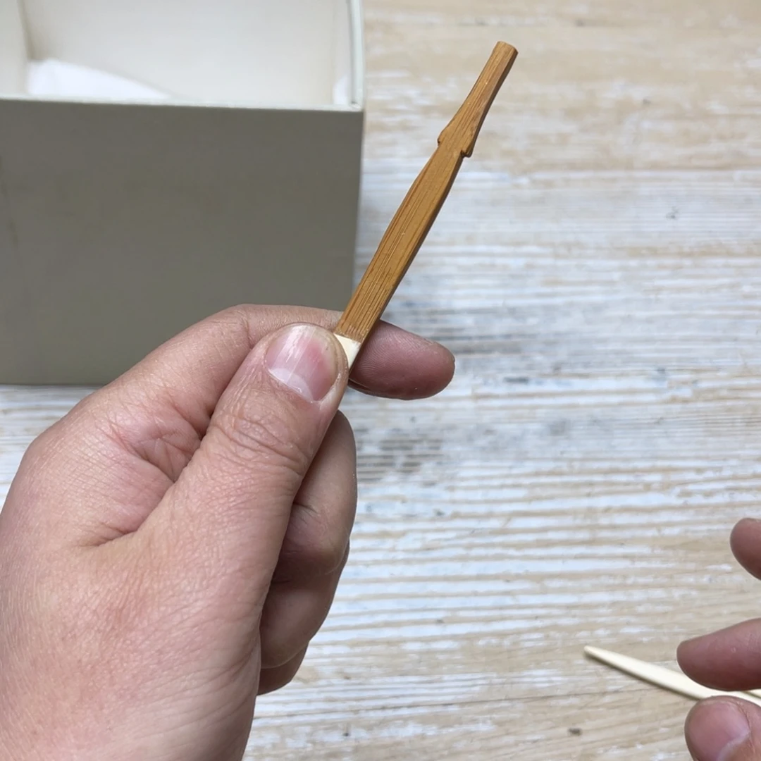 瓷片团****密密麻麻地排列着一个