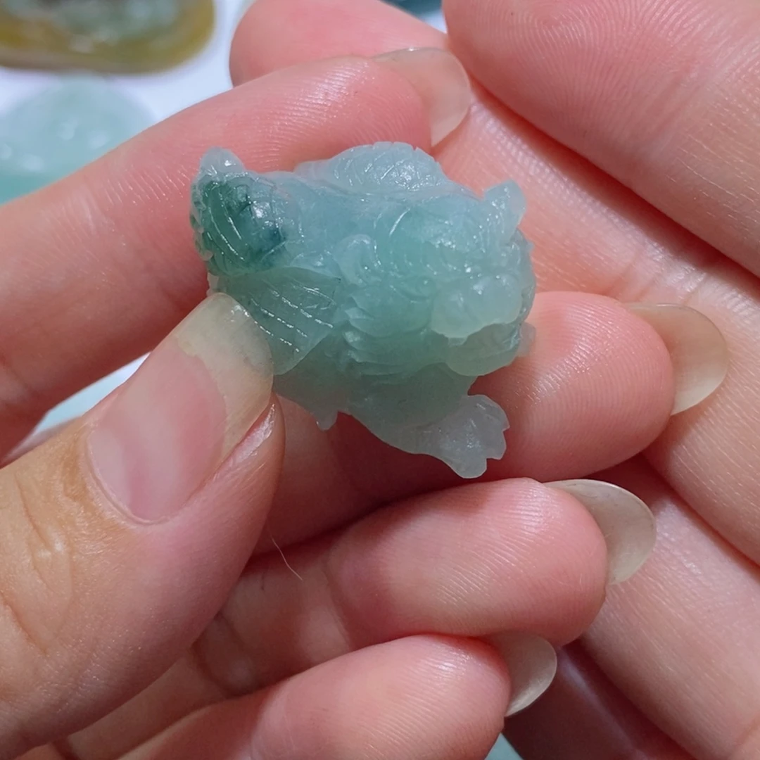 定制翡翠未镶嵌如虎添翼