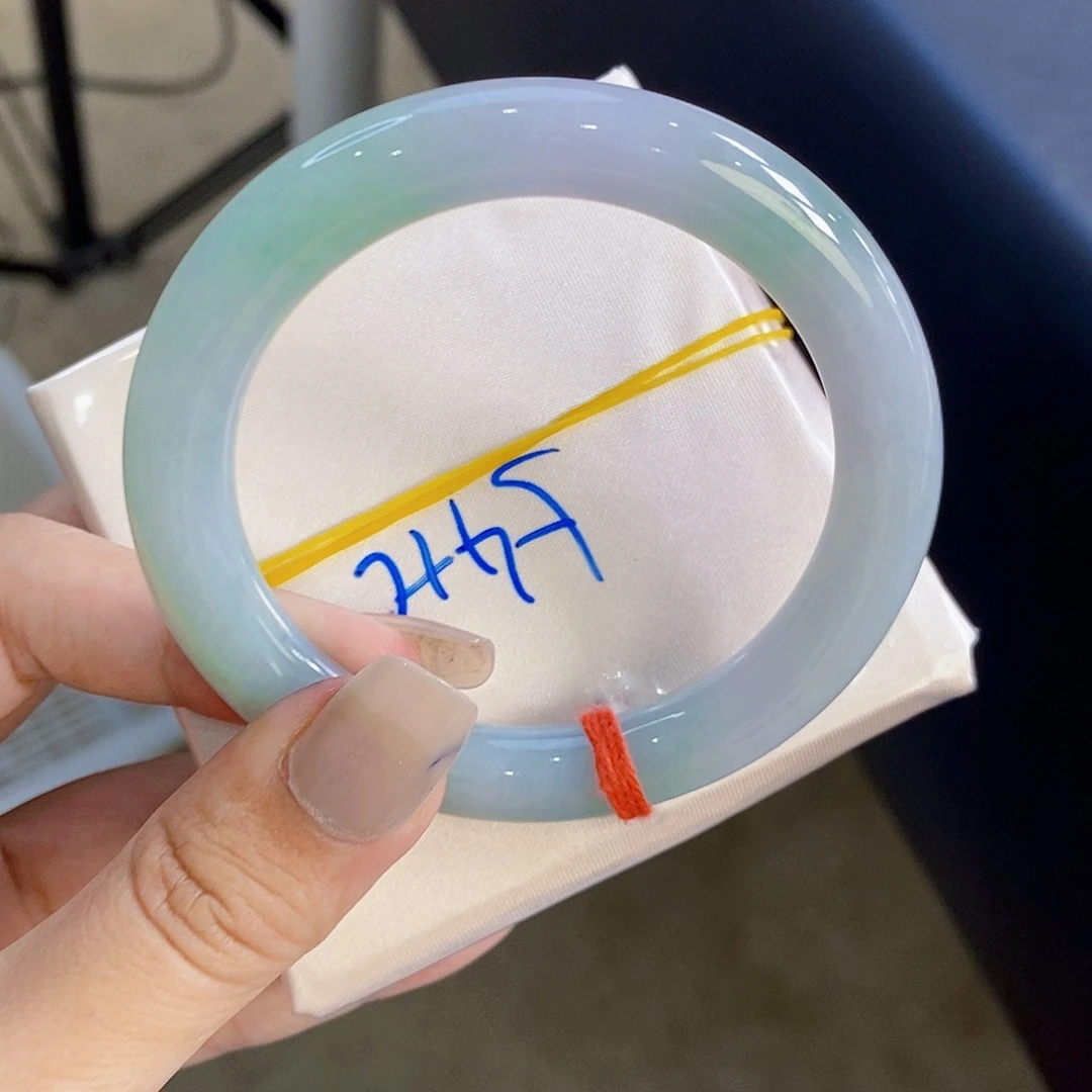 翡翠手镯未镶嵌54圈口