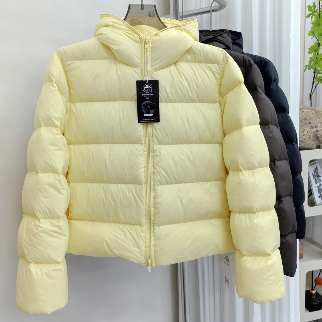 短款高腰羽绒服女连帽2025新款修身轻薄保暖高端蓬松90白鸭绒外套