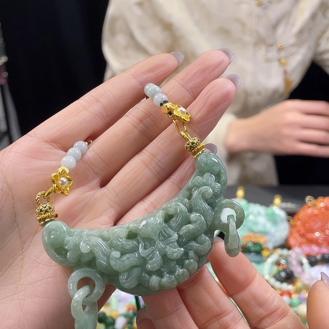 翡翠颈饰未镶嵌代编织