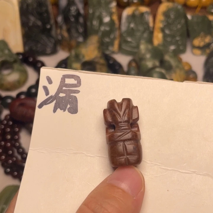 岫岩河磨玉（透闪石质玉）未镶嵌颈饰