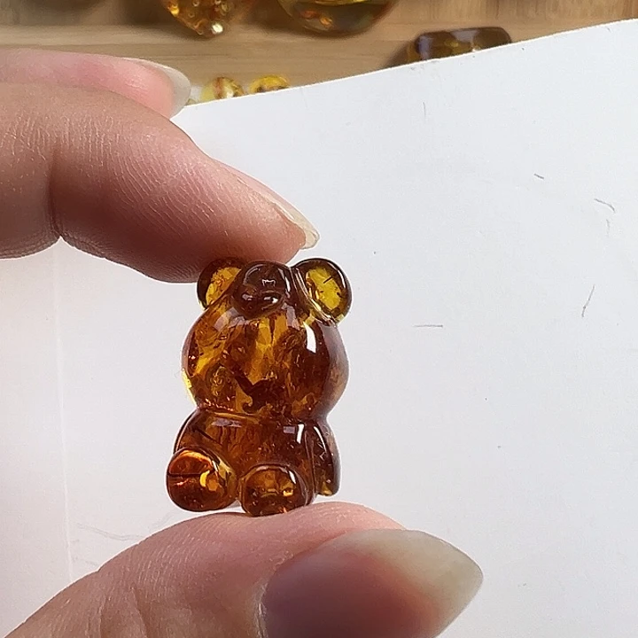 未镶嵌颈饰琥珀（花珀）