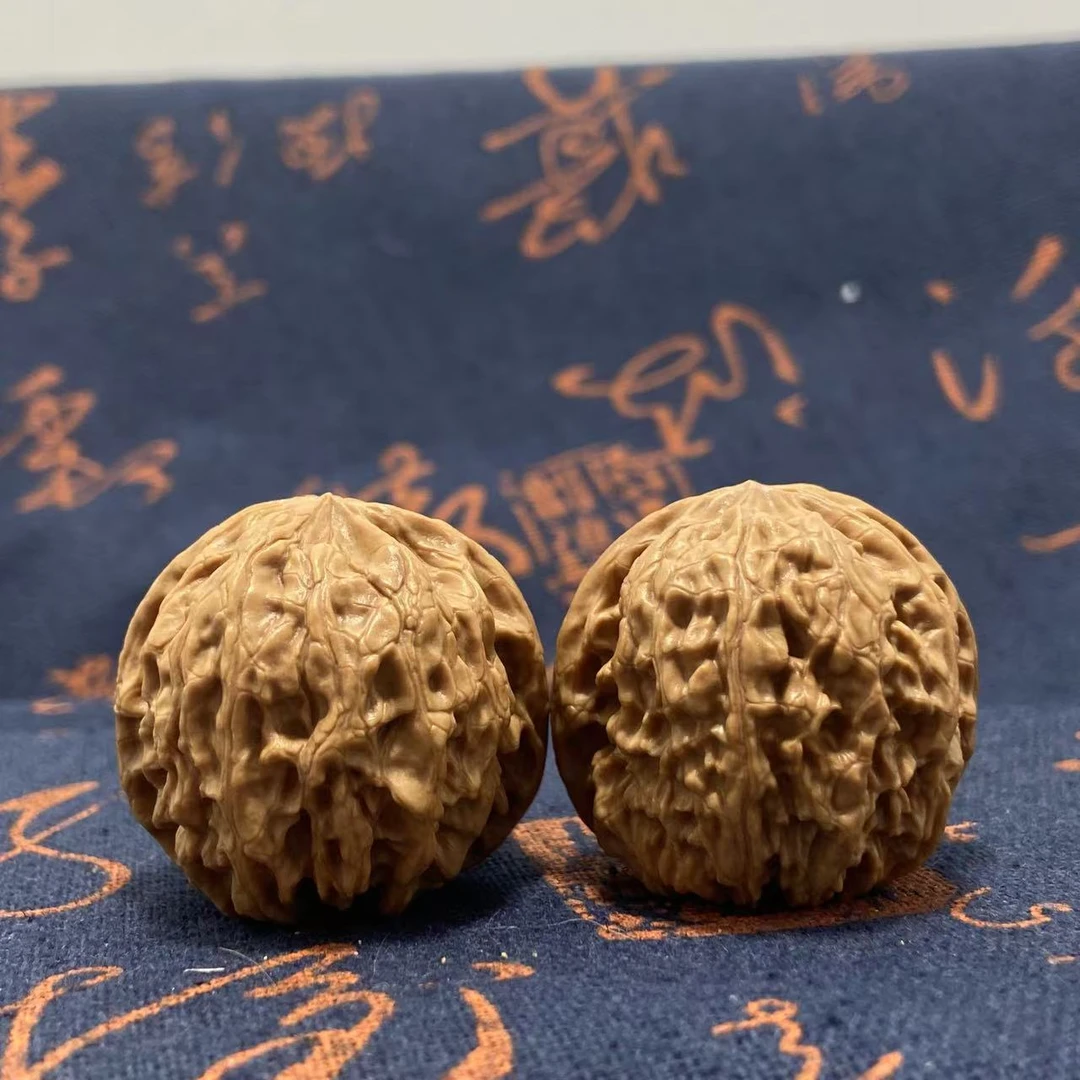 D582无名文玩手盘核桃老树文玩核桃文玩手盘核桃
