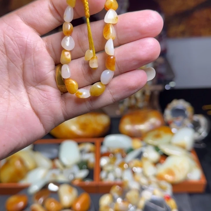 和田玉颈饰未镶嵌11.2克