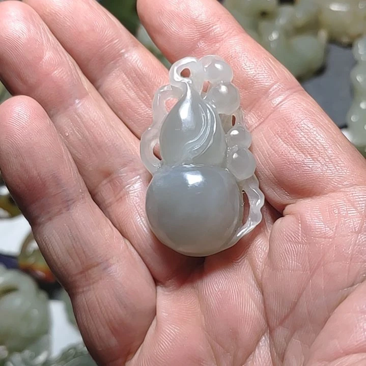 和田玉颈饰未镶嵌桃*