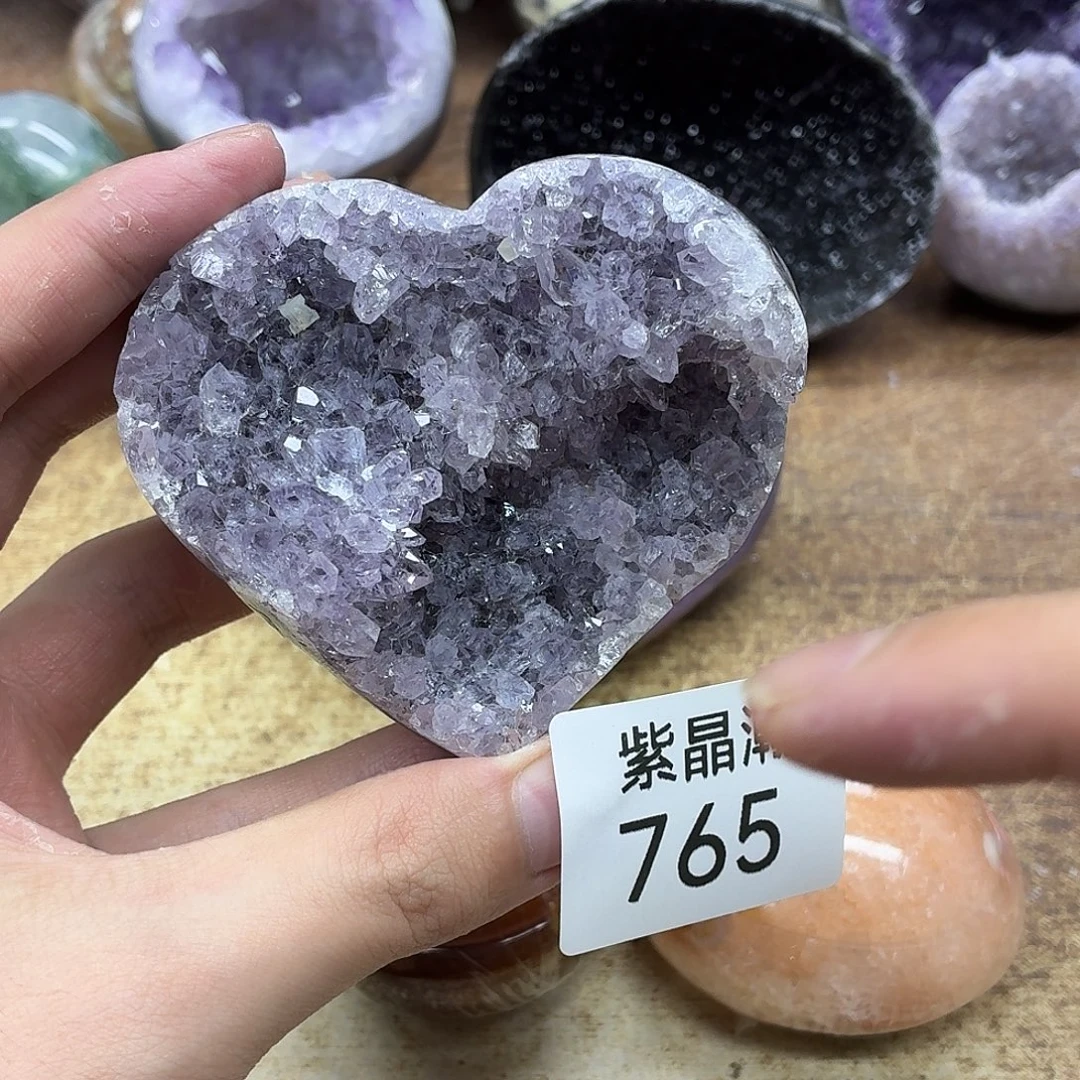 紫晶未镶嵌大型摆件（非配饰）