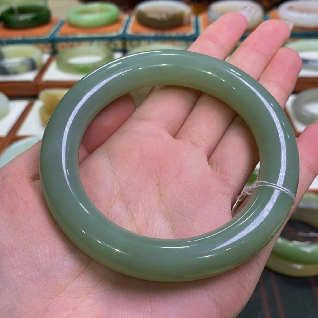 和田玉手镯未镶嵌且末奶绿圆条61-62