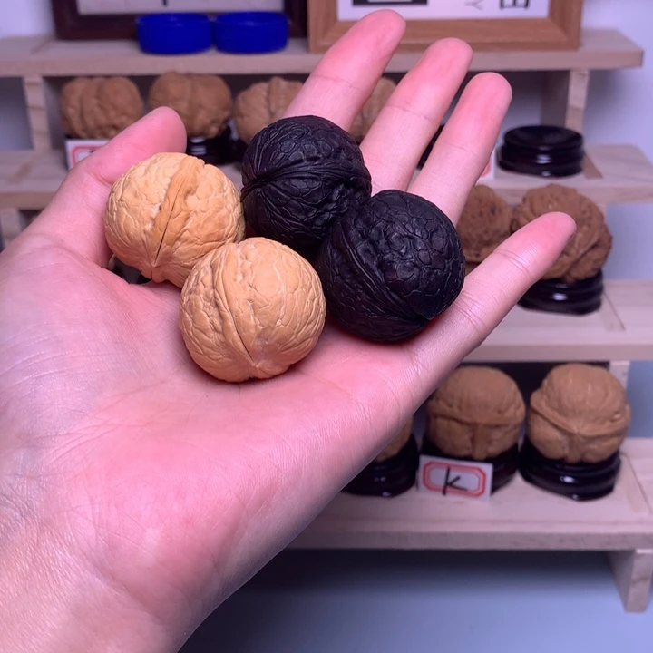 一***酒文玩核桃把件37蛇皮球31尺。30蛇皮球地闷32尺